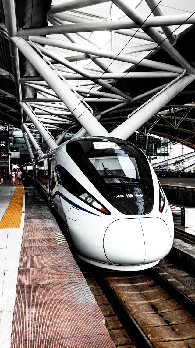 China High-Speed Rail for Tourists: Booking, Stations, and Tips (2025)